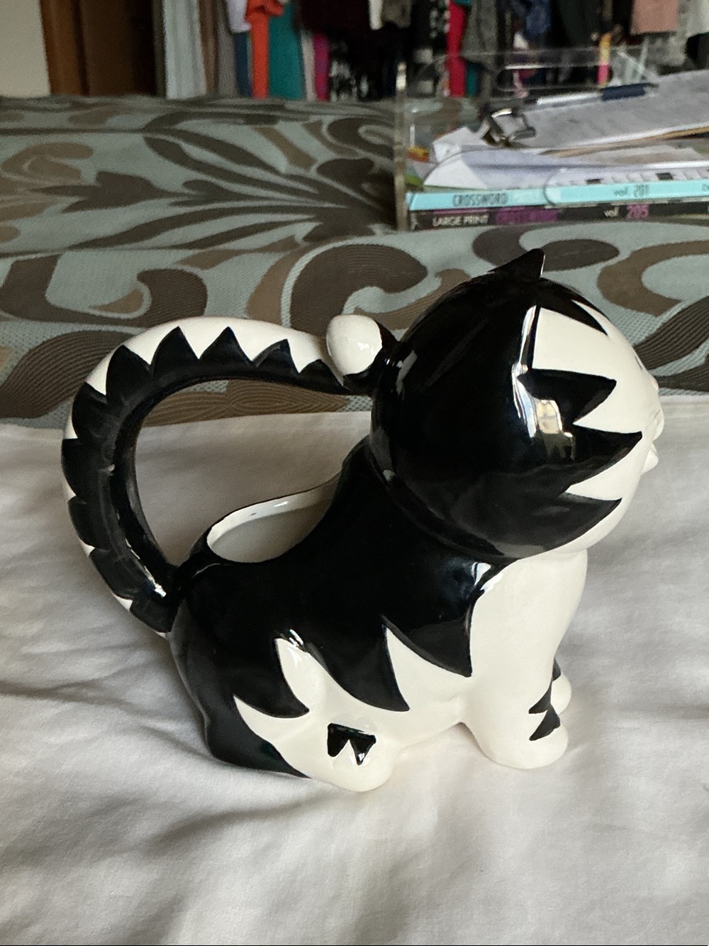 Russ Black and White Ceramic Cat Dispenser - Picture 2 of 4